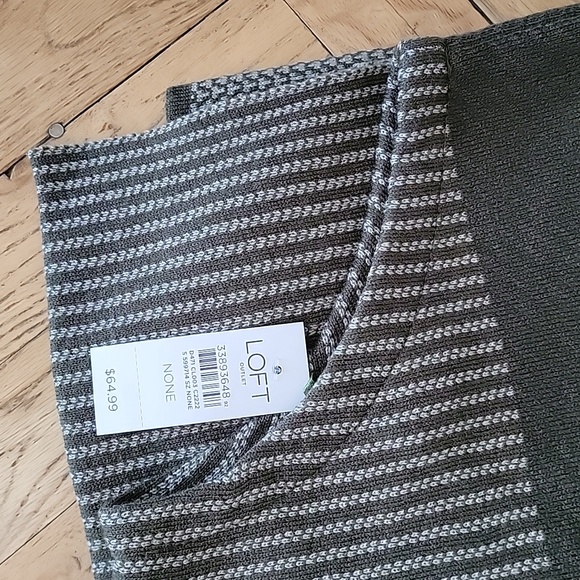 LOFT OUTLET/WRAP - Picture 15 of 16